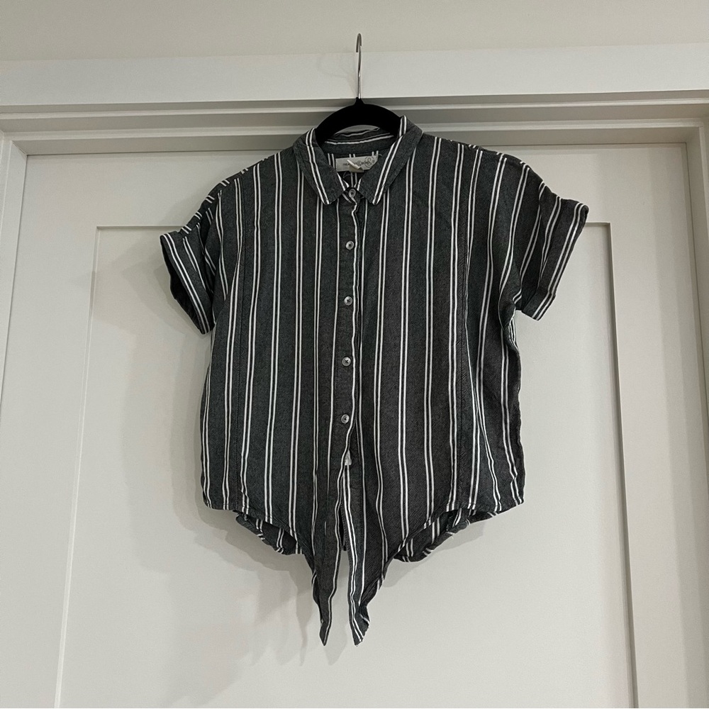 Treasure & Bond girls button down top.